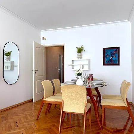 Cosher - Designer 1br - Art-filled Retreat アパート *