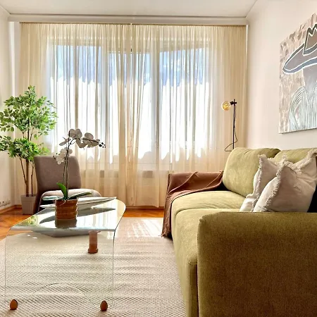 アパート Cosher - Designer 1br - Art-filled Retreat *