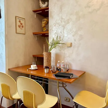 アパート Cosher - Designer 1br - Art-filled Retreat